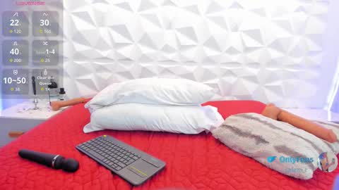 Snapshot of salem_rose01 chatting on October 6, 4:30 am salem_rose01 online show from October 6, 4:30 am