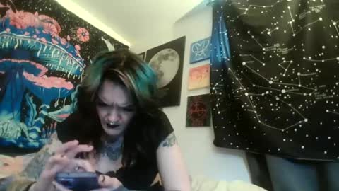 salemsslut online show from December 16, 7:32 pm