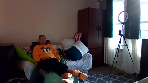 salis1981 online show from March 2, 12:31 am