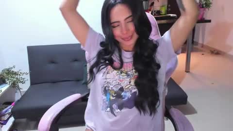 Snapshot of sallymaddoxx chatting on December 7, 2:25 am sallymaddoxx online show from December 7, 2:25 am