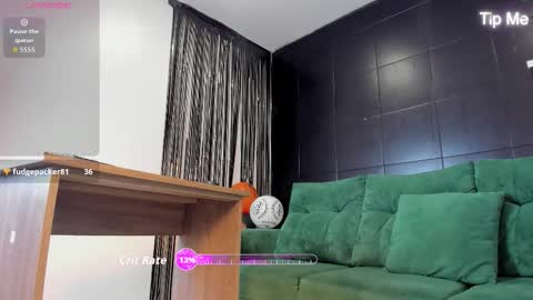 Snapshot of salo_funny chatting on October 18, 11:36 am salo_funny online show from October 18, 11:36 am