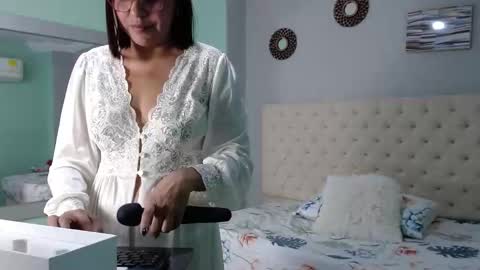 Isabel online show from October 8, 1:17 pm