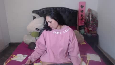 yenny online show from November 18, 4:48 am