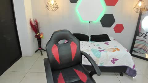 Snapshot of salomeswet chatting on February 10, 1:14 am martina online show from February 10, 1:14 am