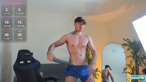 Snapshot of salvatore_costa chatting on October 18, 3:54 am Salvatore online show from October 18, 3:54 am