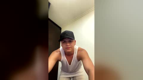 sam544469 online show from May 9, 3:18 pm
