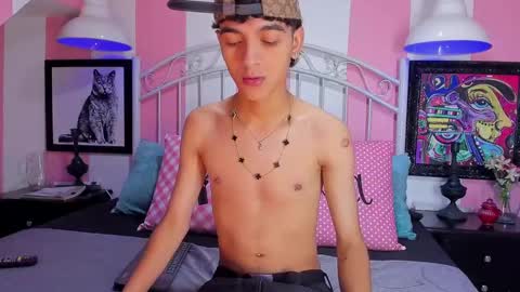 Snapshot of sam__cute chatting on September 11, 2:18 pm sam__cute online show from September 11, 2:18 pm