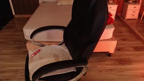 SAM MANSON online show from March 6, 12:26 pm