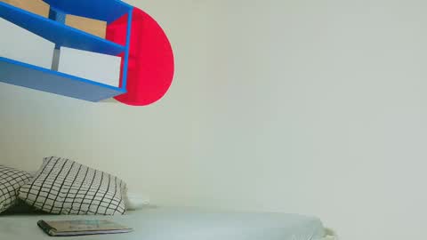   online show from November 4, 11:55 am