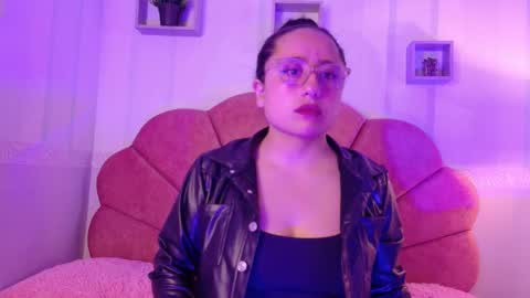 Snapshot of samanta_fischer chatting on October 20, 11:37 am Sammy online show from October 20, 11:37 am