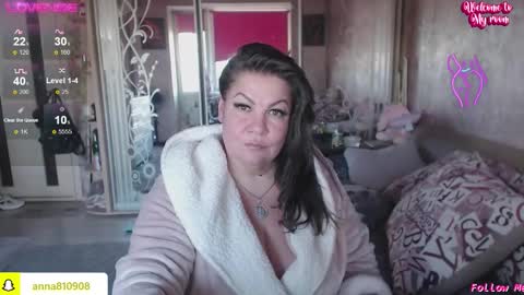 Snapshot of samanta_shy chatting on October 13, 11:34 am Marry online show from October 13, 11:34 am