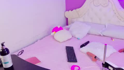 samantakane online show from March 29, 8:38 am