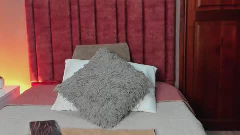 Samanta Vee online show from December 4, 11:43 am