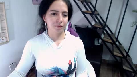 Snapshot of samantha2girl chatting on October 9, 9:42 pm samantha online show from October 9, 9:42 pm