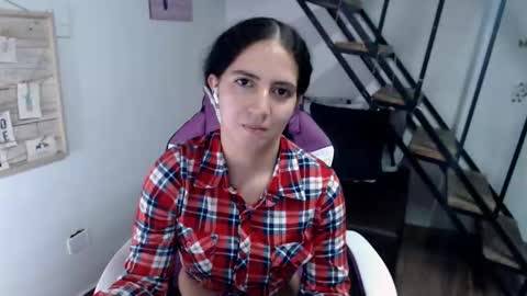 Snapshot of samantha2girl chatting on October 12, 8:32 pm samantha online show from October 12, 8:32 pm