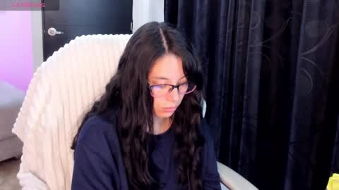 Snapshot of samantha_blow chatting on October 4, 5:49 am samantha_blow online show from October 4, 5:49 am