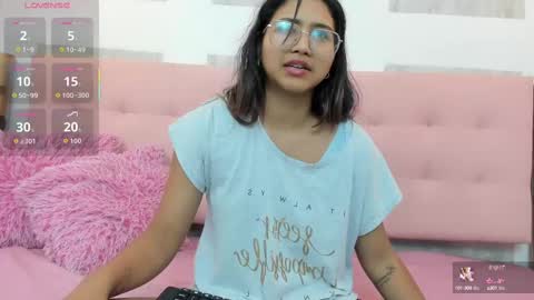 Snapshot of samantha_fox8 chatting on October 5, 12:02 pm online show from October 5, 12:02 pm