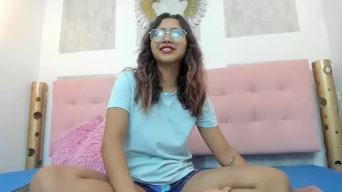 Snapshot of samantha_fox8 chatting on October 20, 10:53 am online show from October 20, 10:53 am