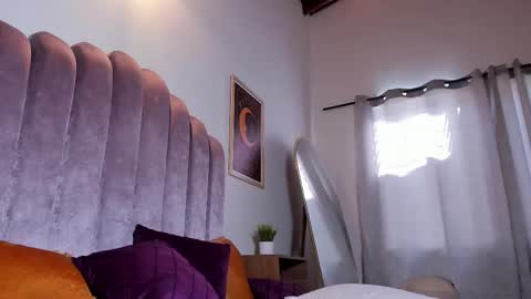 Snapshot of samantha_lux_ chatting on September 9, 1:33 pm samantha_lux_ online show from September 9, 1:33 pm