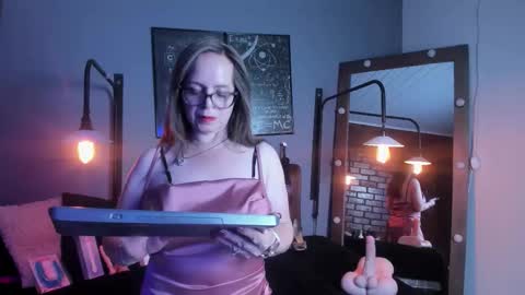Snapshot of samantha_mature56 chatting on October 3, 10:34 am Sam online show from October 3, 10:34 am