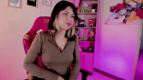 Snapshot of samantha_owen_ chatting on October 2, 1:32 pm SAMY online show from October 2, 1:32 pm