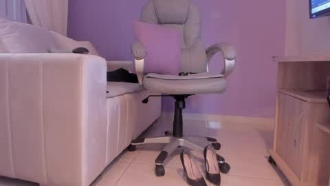 samantha_thompsoon online show from April 10, 10:14 pm