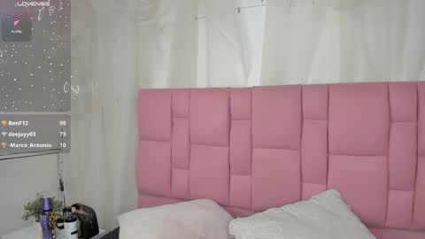 Snapshot of samanthaa_black chatting on February 13, 7:56 am Sam online show from February 13, 7:56 am