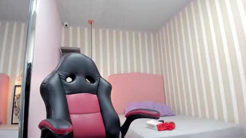    online show from February 12, 7:28 pm