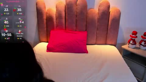 S A M A N T H A  online show from December 21, 6:47 pm