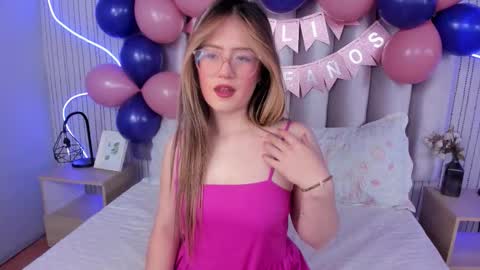 Snapshot of samanthapeachs chatting on September 19, 12:31 pm Alejandra online show from September 19, 12:31 pm