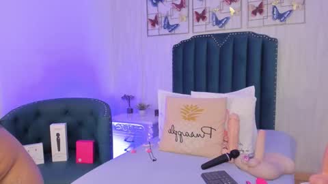 Snapshot of samara_warren chatting on October 16, 12:05 pm Samara Warren online show from October 16, 12:05 pm