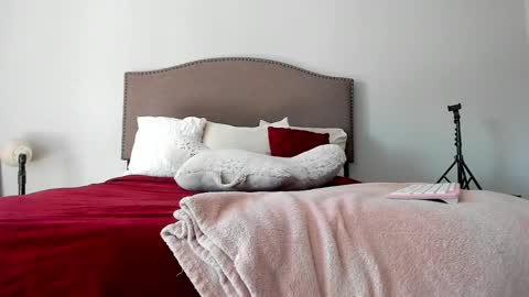 Yaya online show from September 27, 6:49 pm