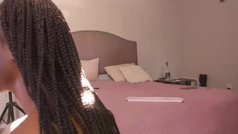 Yaya online show from March 13, 1:58 pm