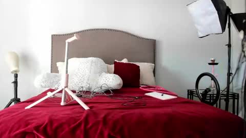 Yaya online show from September 21, 6:12 pm