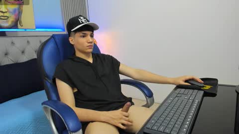 Sam online show from February 25, 7:39 pm