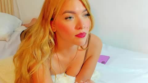 Samanta online show from April 9, 9:42 pm