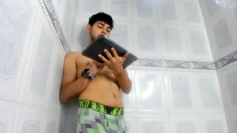Snapshot of samir_bear chatting on February 7, 12:17 pm Samir online show from February 7, 12:17 pm