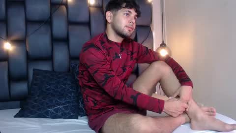Snapshot of samir_bear chatting on March 10, 12:28 pm Samir online show from March 10, 12:28 pm