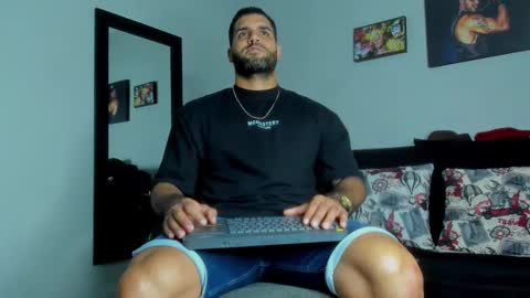 Snapshot of samir_hazard chatting on September 17, 9:18 pm samir_hazard online show from September 17, 9:18 pm
