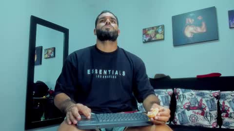 Snapshot of samir_hazard chatting on October 10, 8:35 pm samir_hazard online show from October 10, 8:35 pm