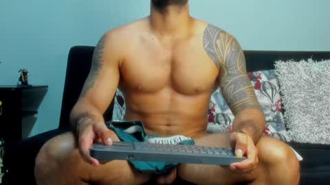 Snapshot of samir_hazard chatting on January 30, 5:30 am samir_hazard online show from January 30, 5:30 am