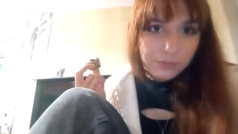 Snapshot of samiravilmont chatting on October 5, 4:36 pm Mira online show from October 5, 4:36 pm