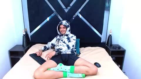 samisaturno online show from February 15, 12:46 am