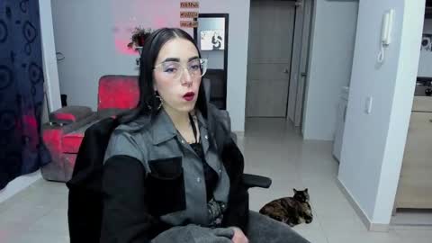 Snapshot of samismith77 chatting on October 6, 1:23 am SARA online show from October 6, 1:23 am