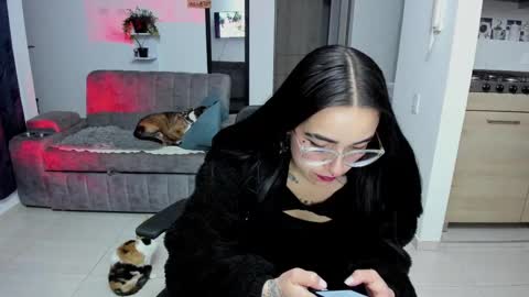 Snapshot of samismith77 chatting on September 15, 2:02 am SARA online show from September 15, 2:02 am