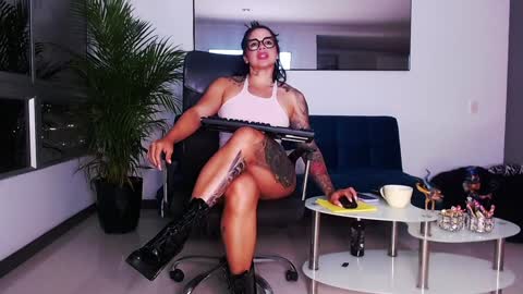 Snapshot of sammy_inks chatting on February 26, 12:20 am Sammy online show from February 26, 12:20 am