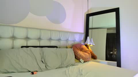 Axel online show from March 11, 9:26 pm