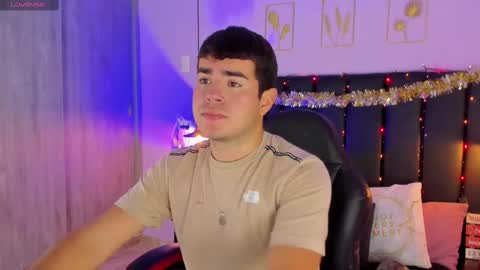 Samuel Collin online show from January 2, 7:07 pm