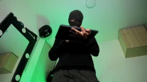   online show from October 1, 2:32 am