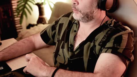 Sanders online show from January 28, 3:25 am